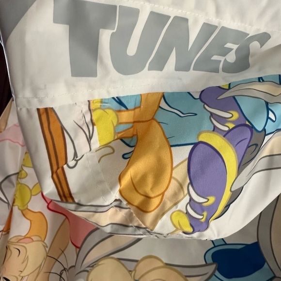 #25❤️ Brand new with tags Members only Looney tunes windbreaker - Picture 7 of 12